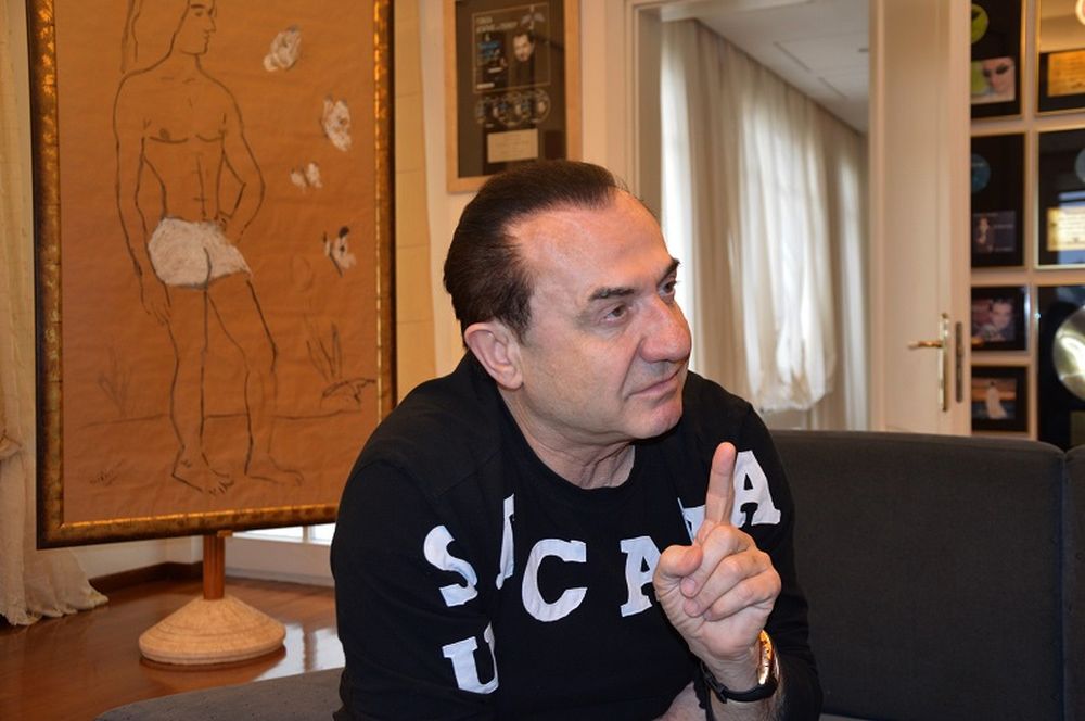Γράφει τον νέο ύμνο της ΑΕΚ ο Πανταζής (video)
