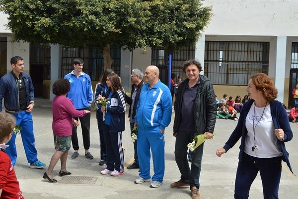 Στίβος: Οι κορυφαίοι Έλληνες αθλητές επισκέφτηκαν Δημοτικό Σχολείο (photos)