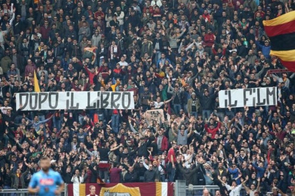Αλγεινά πανό από τους τιφόζι της Ρόμα (photos) 