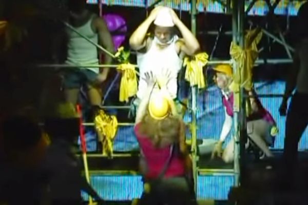 Από άσος των γηπέδων, σταρ του στριπτίζ (video)