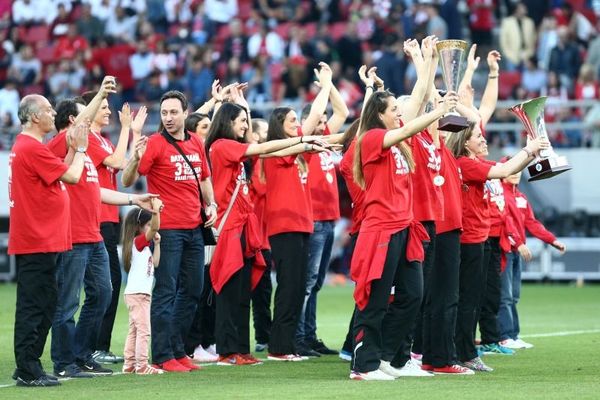 Ολυμπιακός: Αποθεώθηκαν πόλο και βόλεϊ γυναικών! (photos)