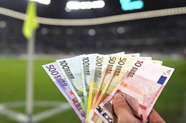 «Τσίμπησε» 22 χιλιάρικα μ’ ένα ευρώ!