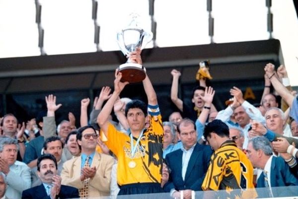 Ο τελευταίος χορός της μεγάλης ΑΕΚ (video)