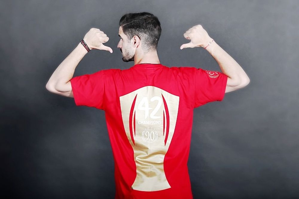 Ολυμπιακός: Φωτογραφήθηκαν με το… 42! (photos)