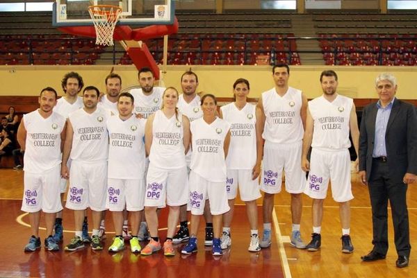 Υποτροφίες και συγκίνηση χάρισε ο Εκπαιδευτικός Όμιλος ΞΥΝΗ Γλυφάδας