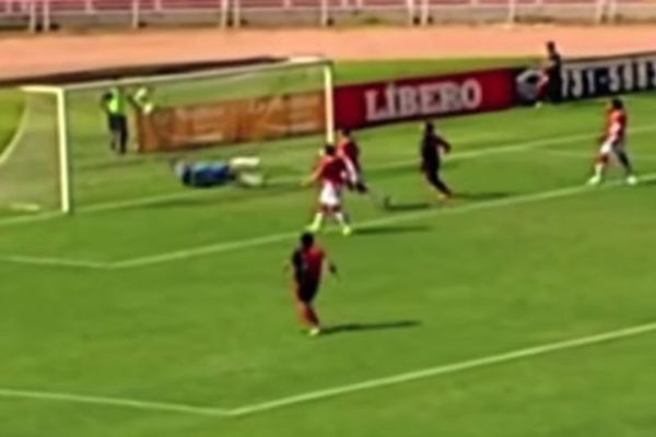 Στην Super League θα ακύρωναν αυτό το γκολ; (video+poll)