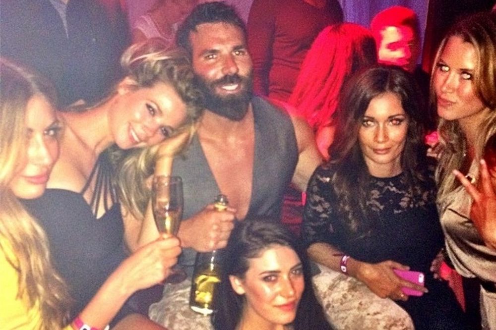 Το… κωλόπαιδο που έγινε «βασιλιάς! (photos&videos)