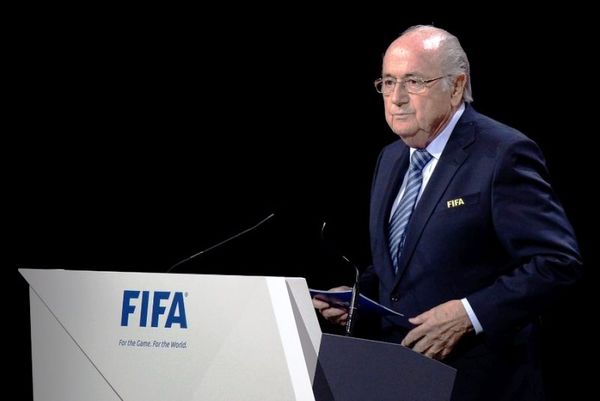 Η εισβολή διαδηλωτών στη FIFA (video)