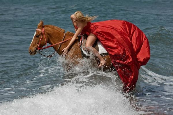 Η Ρία Τσίγα τρελαίνει… πραγματικά τα social media (photos)