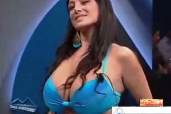 Τα έβγαλε όλα σε… live εκπομπή! (video)