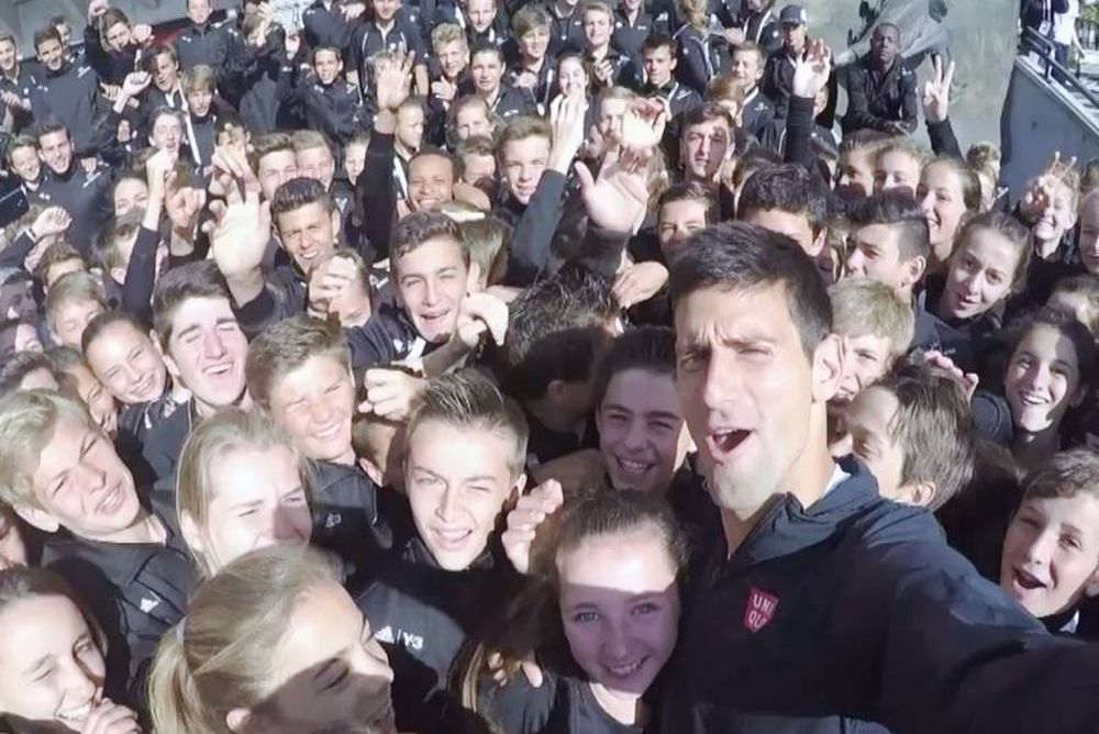Προπόνηση με τα ballkids ο Τζόκοβιτς (video)