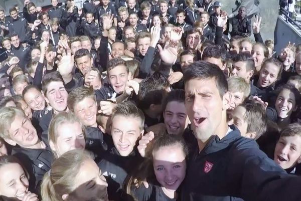 Προπόνηση με τα ballkids ο Τζόκοβιτς (video)