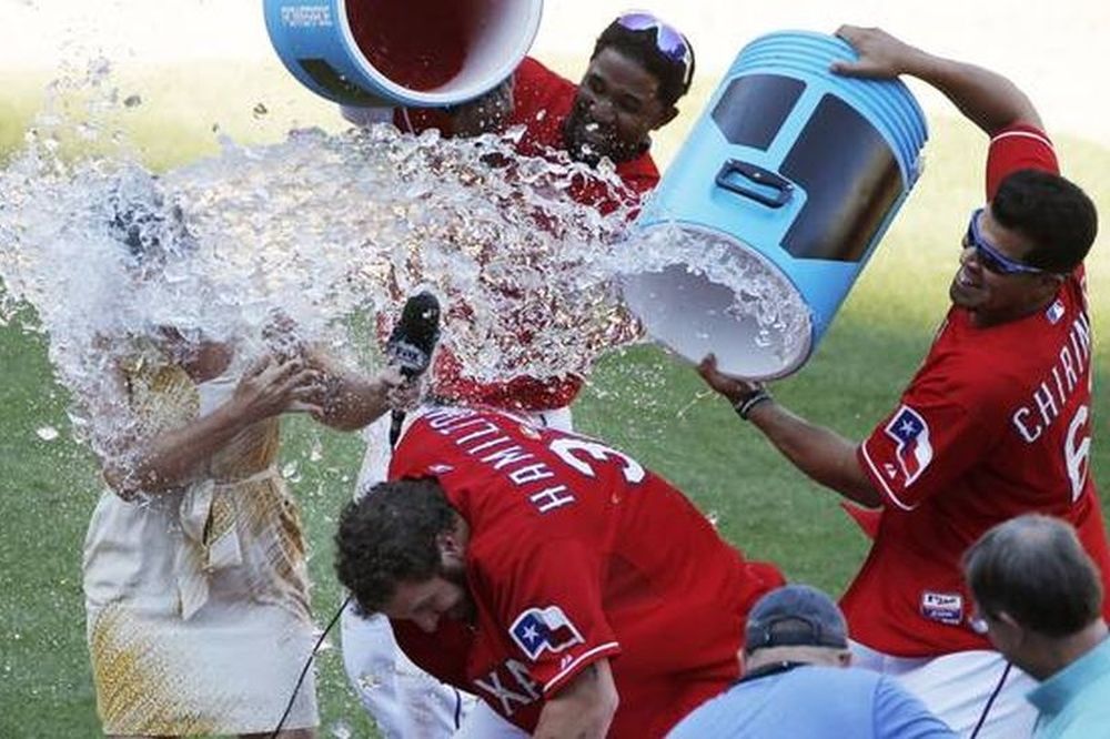 Τρομερό μπουγέλο σε ρεπόρτερ! (video)