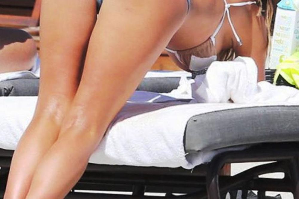 Σοκ στην πισίνα! (photos)