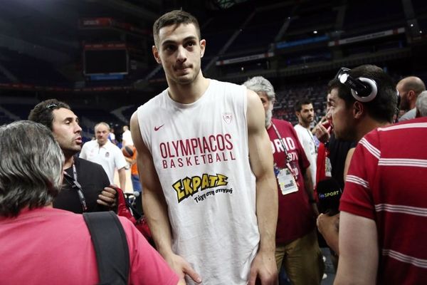 Ολυμπιακός-Παναθηναϊκός: Τράκαρε ο Παπαπέτρου!