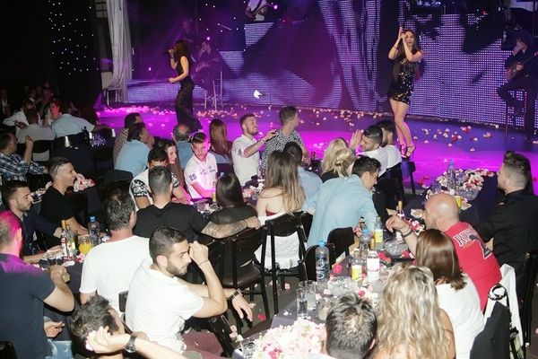 Γλέντησαν στα μπουζούκια οι παίκτες του Ηρακλή (photos)