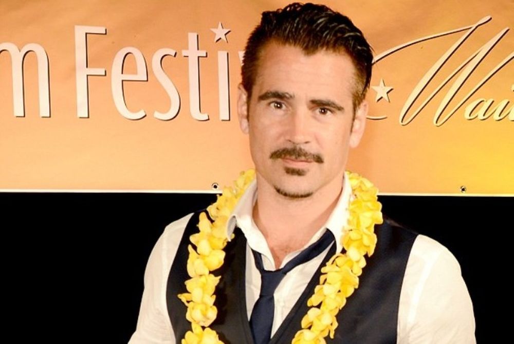 Κι όμως το είδαμε κι αυτό: Ο σταρ φόρεσε σε εκδήλωση κοστούμι με… σαγιονάρες!