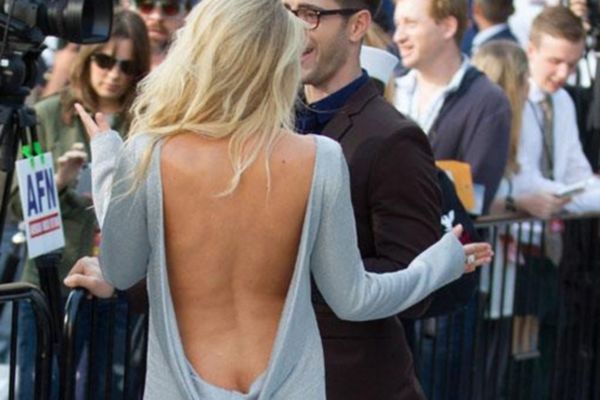 Ξανθιά καλλονή άφησε ξερούς τους φωτογράφους! (photos)