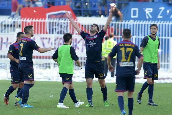 Τρελό γλέντι από τους Σπαρτιάτες στο Περιστέρι (photos)