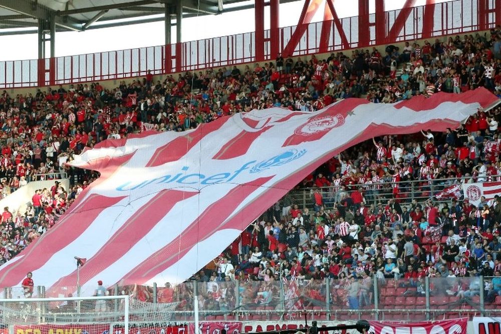 Θύρα 7: «Είμαστε η ασπίδα του Ολυμπιακού μας!»
