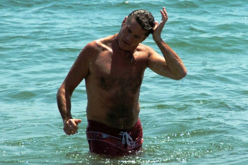 Μα πως βγαίνεις έτσι στην παραλία; (photos)