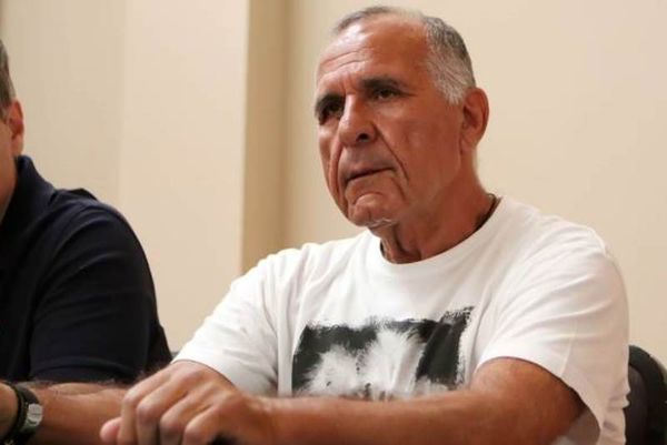 Κωνσταντίνου: «Δύσκολο να ξεκινήσει η Super League»