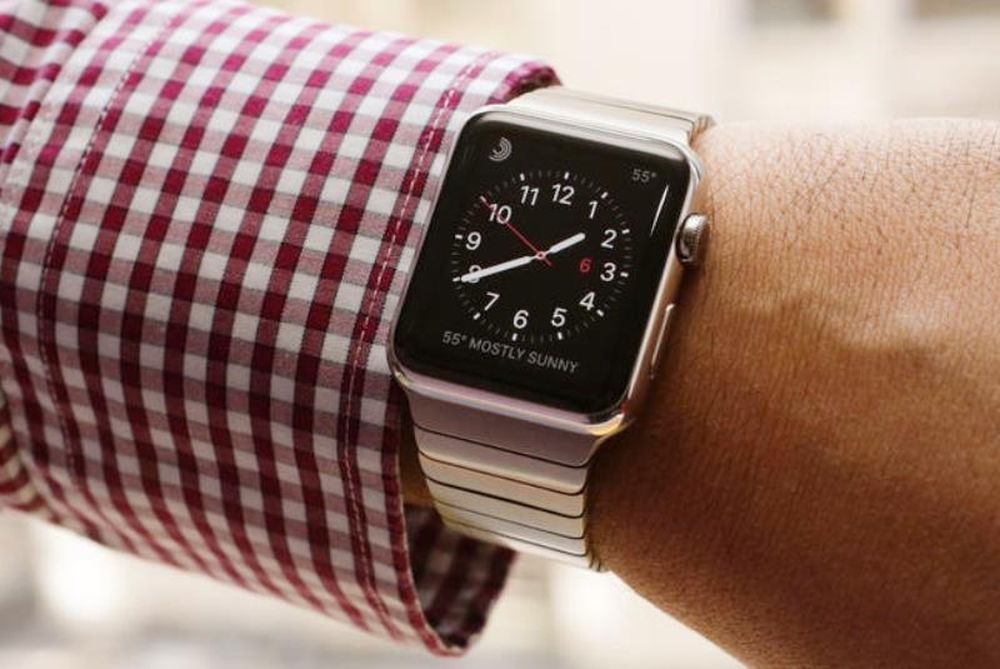 Το καινούριο σου ρολόι έχει την υπογραφή της Apple και ενός διάσημου σχεδιαστή