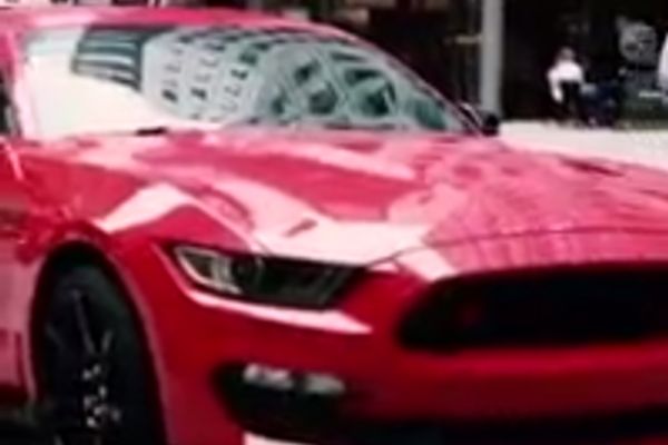 «Τρομοκρατία» στο Λονδίνο η Mustang! (video)