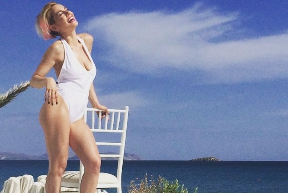 Έφερε… καύσωνα η Κωστάκη! (photo)