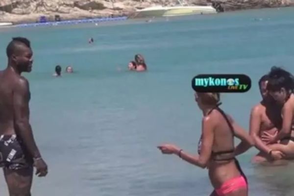 Το άτακτο ζευγάρι στη Μύκονο και το...μάτι του Σισέ! (video)