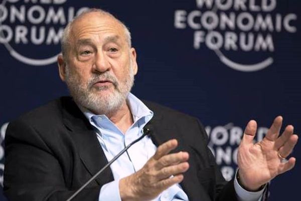 Στίγκλιτς: Ασυνάρτητο και οικονομικά άθλιο το πρόγραμμα που επιβλήθηκε στην Αθήνα