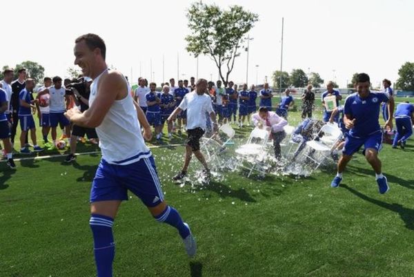 Τρελό… μπουγέλο από Μουρίνιο (video)