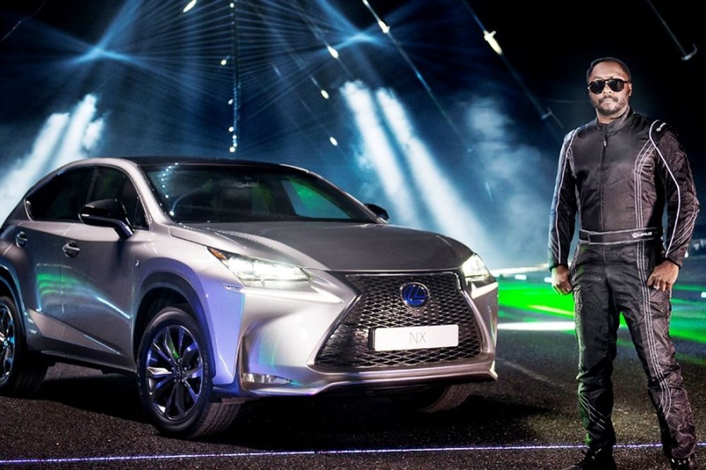 Video: Ο will.i.am και το SUV της Lexus