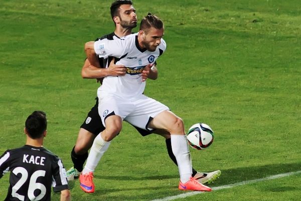 Επικό τρολάρισμα στον Παπάζογλου! (photo)