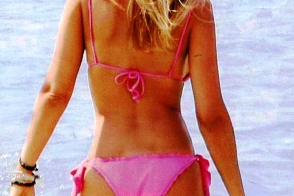 Μας έκαψε η Ελληνίδα πολιτικός (photos)