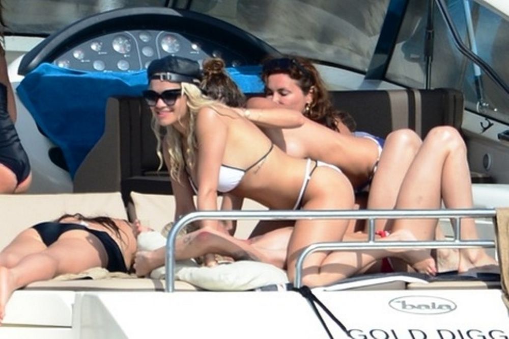 Χαμός στο κότερο! (photos)