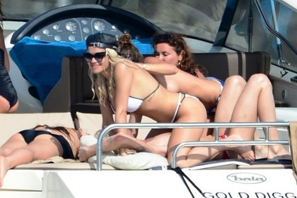 Χαμός στο κότερο! (photos)