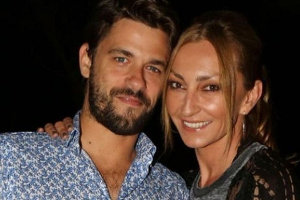 Λίγο πριν τα γεννητούρια για Ρέβη-Τότσικα, η φωτογράφος μιλά πρώτη φορά για το φύλο του μωρού