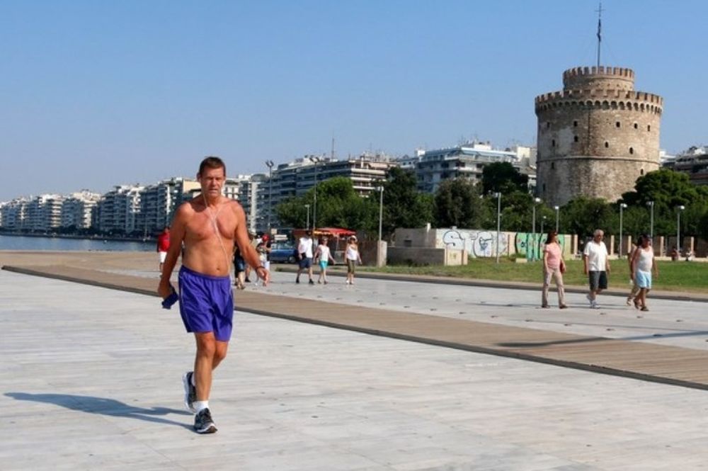 Τζόκινγκ στον Λευκό Πύργο ο Άρνεσεν!