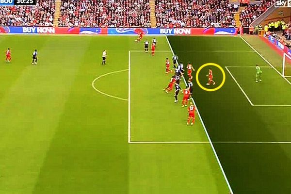 Μόνο… δύο μέτρα οφσάιντ (video)