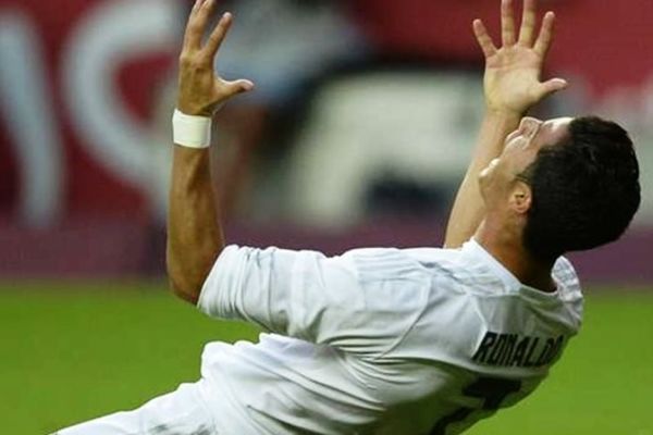 Ζήτησε πέναλτι ο Ρονάλντο (video)