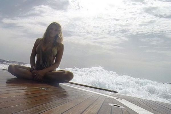 Μας... έκαψε πάλι η σέξι Μάρτα! (photos)