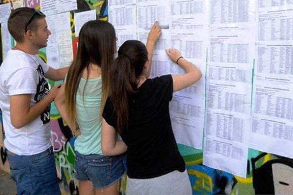 Βάσεις 2015: Καθίζηση μορίων σε ΑΕΙ και ΤΕΙ