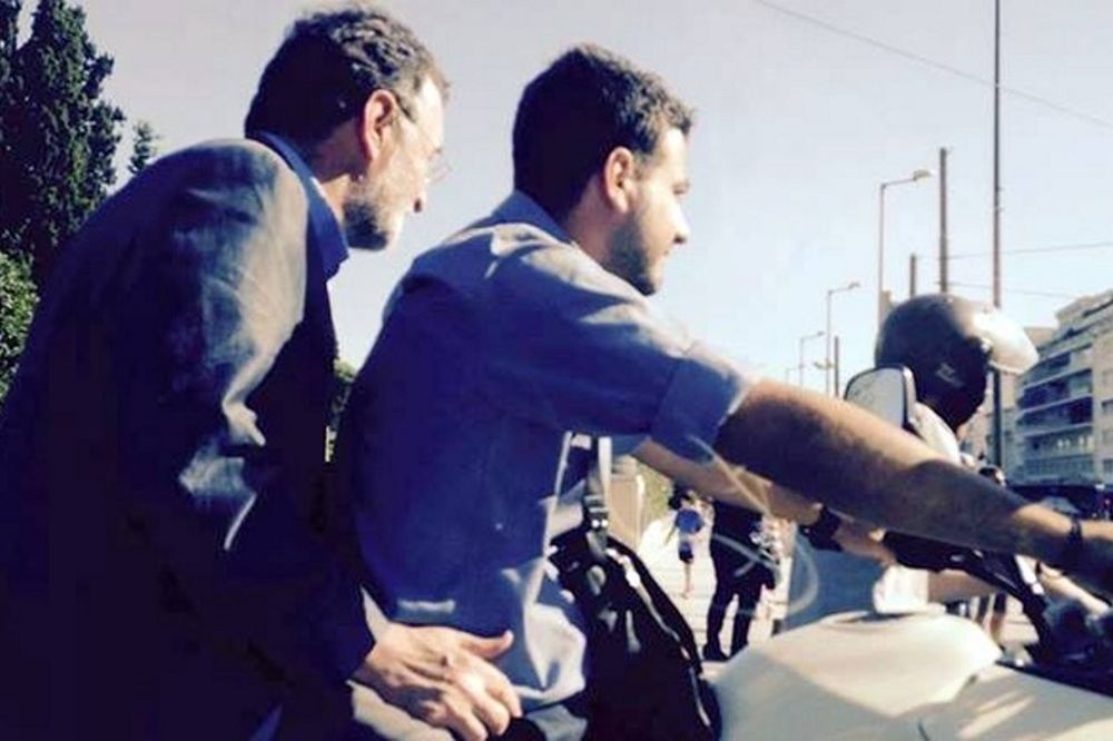 Γνωστή ηθοποιός έκανε paparazzi τον Λαφαζάνη χωρίς κράνος μες στο κέντρο!