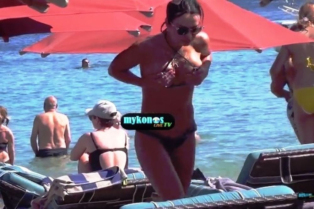 Η Ρωσίδα που έβαλε… φωτιά στη Μύκονο! (video)