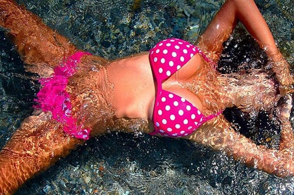 Η Ελεάννα κάνει τη γυμναστική... όαση! (photos)