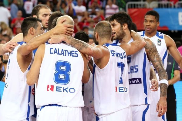 «Κοιτάμε μπροστά…» (photo)