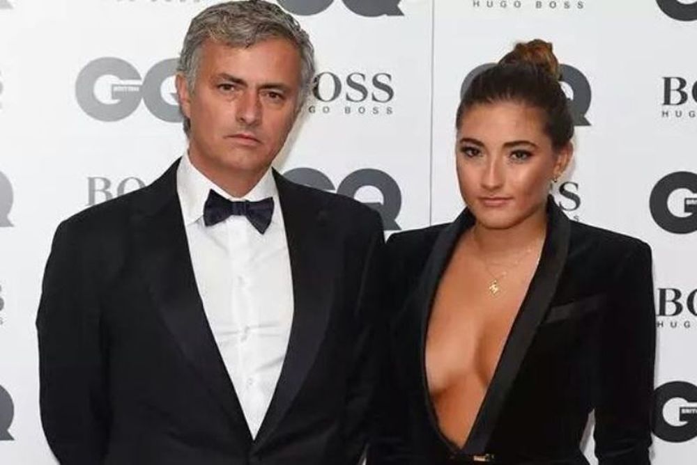 Η κόρη του Μουρίνιο εμφανίστηκε… γυμνή! (photos)