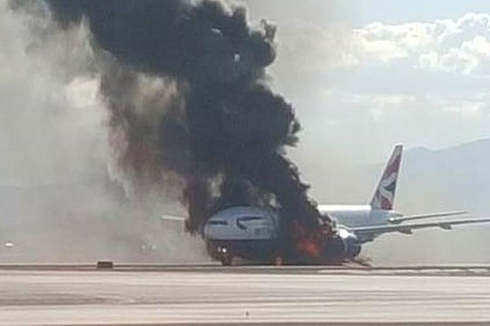 Πανικός σε πτήση των British Airways - Αεροπλάνο πήρε φωτιά κατά την απογείωση (photos+video)