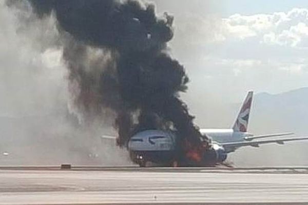 Πανικός σε πτήση των British Airways - Αεροπλάνο πήρε φωτιά κατά την απογείωση (photos+video)